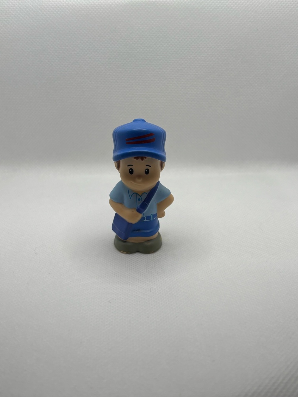 2/15$ 🦊 Fisher-Price Little People Male Mail Carrier Blue Hat Mailman 2013